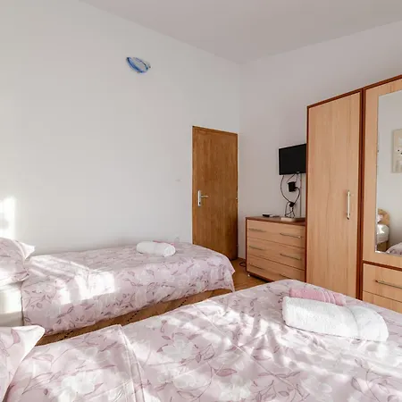 Дом отдыха Tanja By Tourist Adria Group Вир